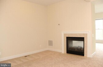 2492 Terra Cotta Cir in Herndon, VA - Building Photo - Building Photo