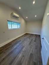 22850 Erwin St in Los Angeles, CA - Building Photo - Building Photo