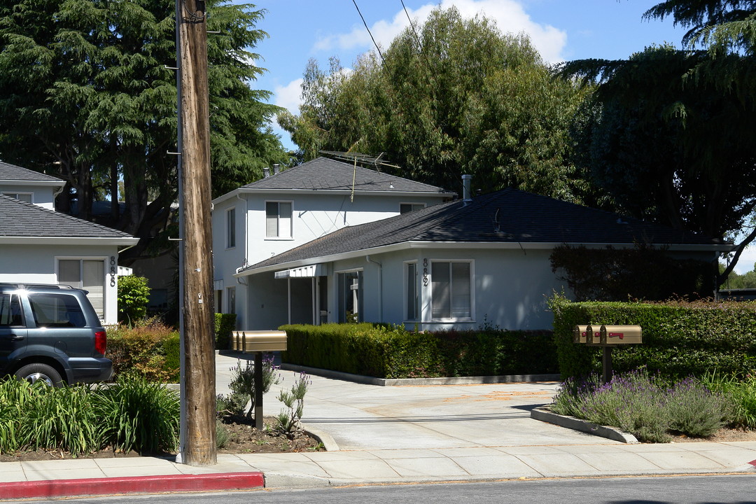 882-888 Middle Ave in Menlo Park, CA - Building Photo