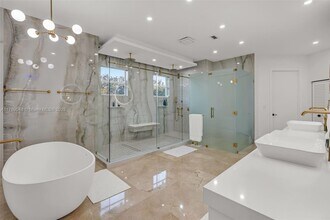 6290 SW 130th Ter in Pinecrest, FL - Building Photo - Building Photo