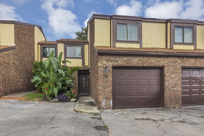 property at 18 Hidden Cove Dr
