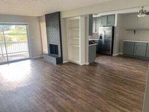 226 Waters Edge in Huntsville, TX - Building Photo - Building Photo