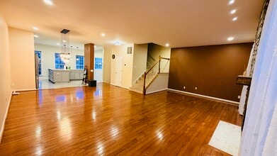 21754 Cypress Valley Ter in Sterling, VA - Foto de edificio - Building Photo