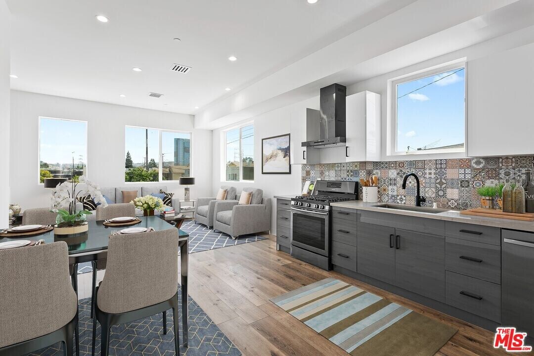 2533 Thurman Ave. in Los Angeles, CA - Building Photo