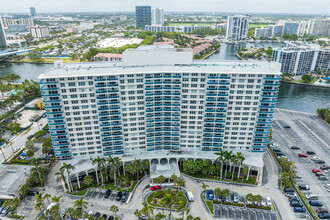 The Hallmark in Hollywood, FL - Building Photo - Building Photo