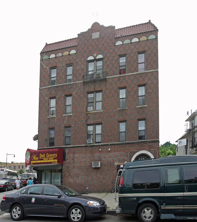 358 E 17th St in Brooklyn, NY - Foto de edificio - Building Photo