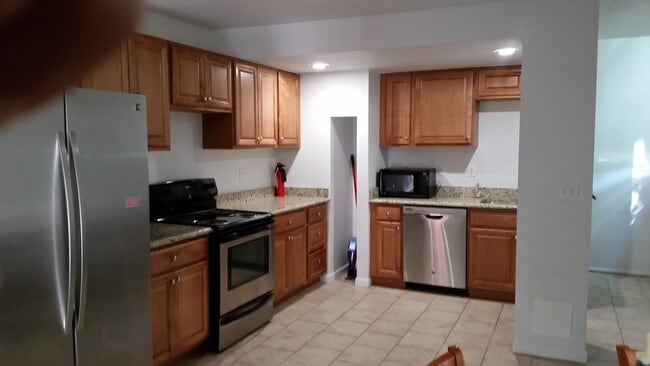 1130 S Forest Ave, Unit 2 in Ann Arbor, MI - Building Photo - Building Photo