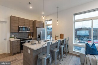 5545 Pulaski Ave, Unit 410 in Philadelphia, PA - Building Photo - Building Photo