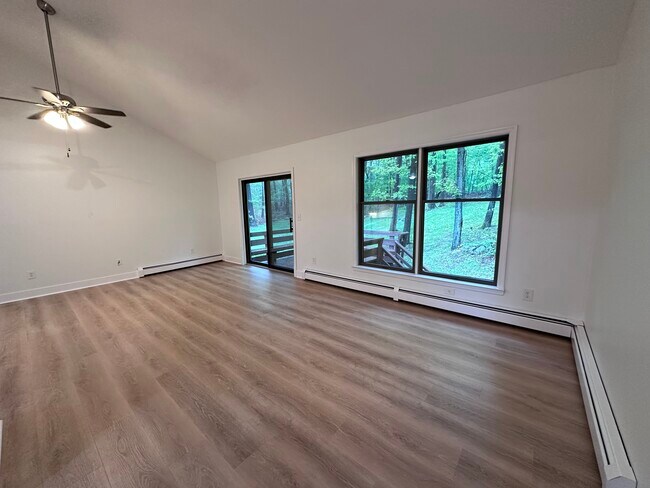 84 Oak Hill Rd, Unit 1 in Westtown, NY - Building Photo - Building Photo