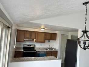 121 Sassafras Dr in Washington, PA - Building Photo - Building Photo