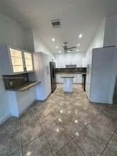 11042 SW 166th Terrace in Miami, FL - Building Photo - Building Photo