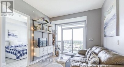 4699-4699 Glen Erin Dr in Mississauga, ON - Building Photo - Building Photo