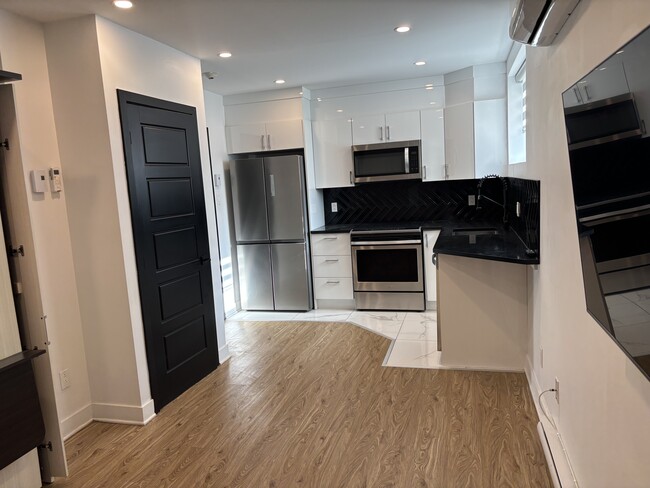 property at 4820 De La Côte-Sainte-Catherine Ch