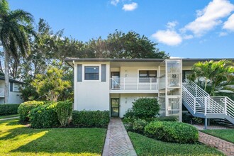 22 Southport Ln in Boynton Beach, FL - Foto de edificio - Building Photo