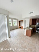 546 Almond Rd in San Marcos, CA - Building Photo - Building Photo