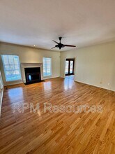 6213 N Woodcreek Ct in Oklahoma City, OK - Building Photo - Building Photo