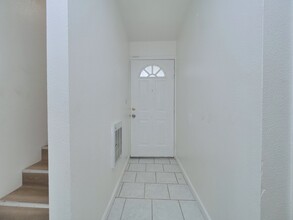 7226 Fresno St in Oakland, CA - Foto de edificio - Building Photo