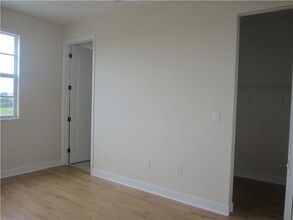 419 SW 147th Ave in Pembroke Pines, FL - Building Photo - Building Photo