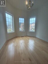 1 Seton Park Rd in Toronto, ON - Building Photo - Building Photo