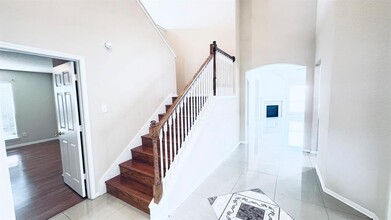 6439 Hardwood Dale Way Dr in Humble, TX - Foto de edificio - Building Photo