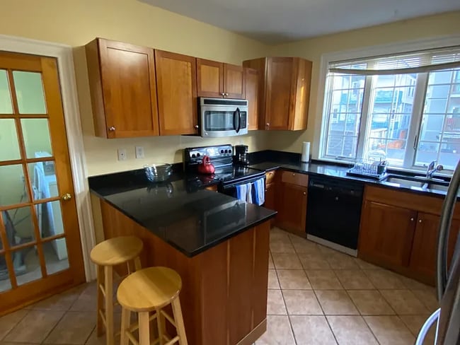 27R Albion St, Unit 2