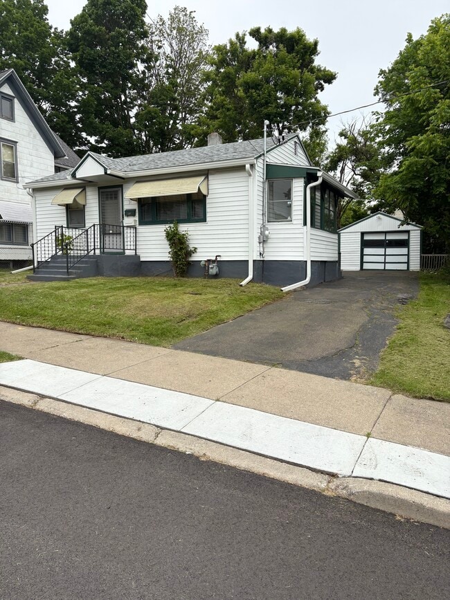 property at 31 Mulberry St