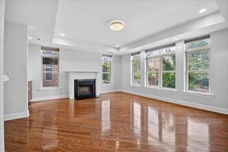 500 North and South Rd in University City, MO - Building Photo - Building Photo