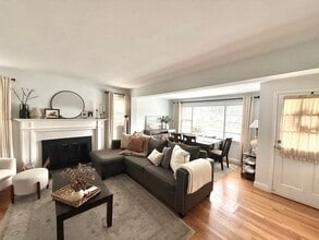 60 E Maltbie Ave, Unit Suffern in Suffern, NY - Building Photo - Building Photo
