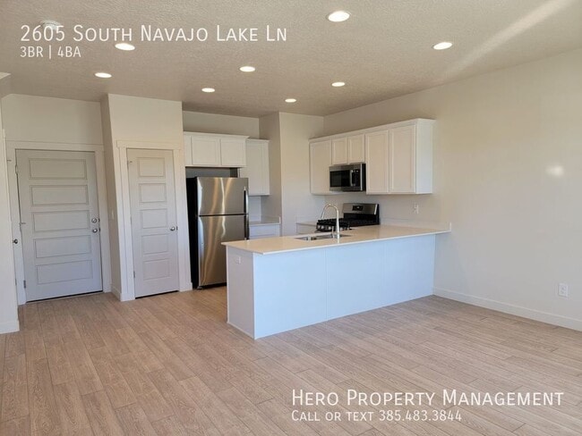 2605 Navajo Lake Ln in Magna, UT - Building Photo - Building Photo