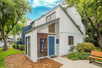 Waters Edge Apartments in Sacramento, CA - Building Photo - Building Photo