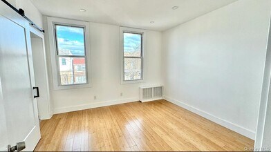 68-52 76th St in Queens, NY - Building Photo - Building Photo