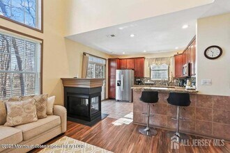 83 Osprey Dr in Old Bridge, NJ - Building Photo - Building Photo