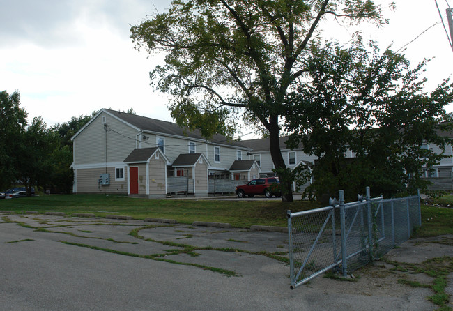 Stewart Park Townhomes in Des Moines, IA - Foto de edificio - Building Photo