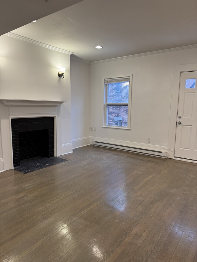 1408 Beacon St, Unit 3 in Brookline, MA - Building Photo - Building Photo