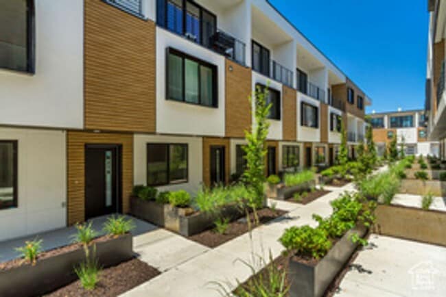 property at 4186 S Main St