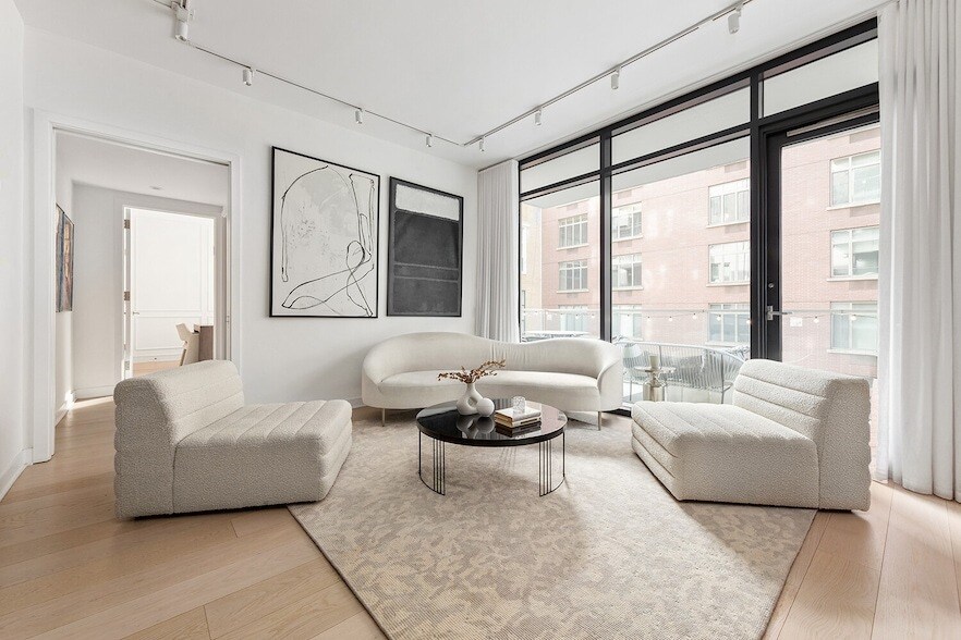 128 W 23rd St, Unit 5A in New York, NY - Building Photo