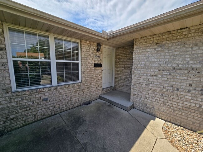 property at 1005 Prairie Ave