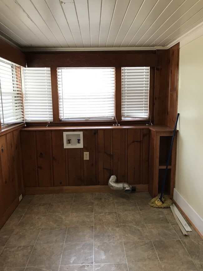 property at 209 Dunbarton Cir