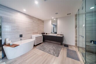 3250 NE 188th St, Unit 606 in Aventura, FL - Building Photo - Building Photo