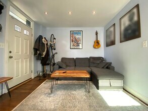 1743 L St NE in Washington, DC - Foto de edificio - Building Photo