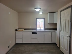 1407 N New York Ave in Alamogordo, NM - Building Photo - Building Photo