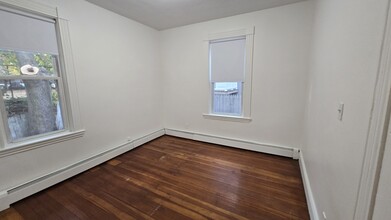 40 Brackett St, Unit 1 in Boston, MA - Building Photo - Building Photo