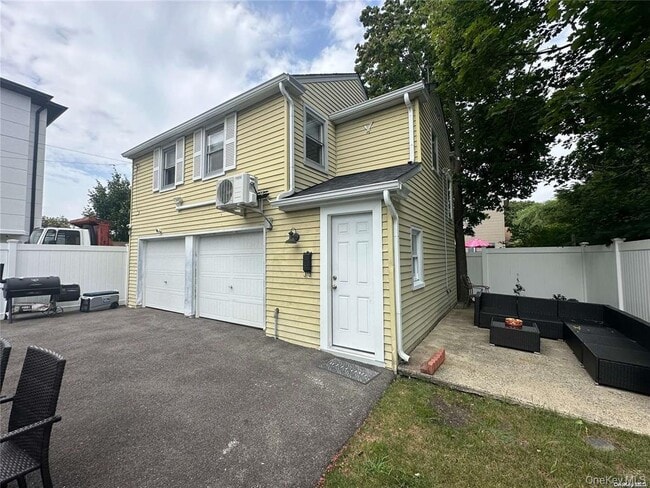 property at 9 Court St E