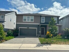 18717 111th Ave E in Puyallup, WA - Building Photo