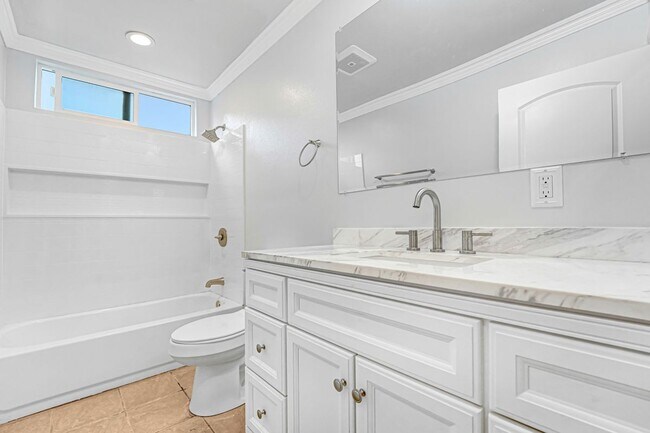 400 W 109th St in Los Angeles, CA - Building Photo - Building Photo