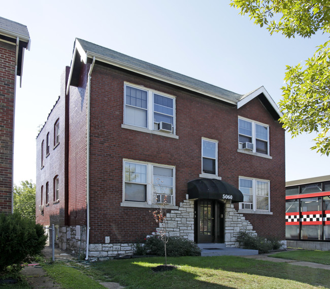 5060 Chippewa Ave in St. Louis, MO - Foto de edificio - Building Photo