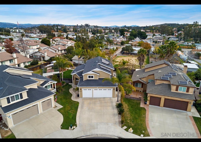 1000 Princess Kyra Pl in Escondido, CA - Building Photo