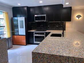 3756 NE 167th St in North Miami Beach, FL - Building Photo - Building Photo