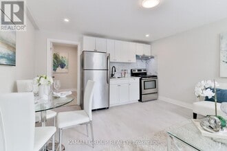 81 McMillan Dr in Oshawa, ON - Building Photo - Building Photo