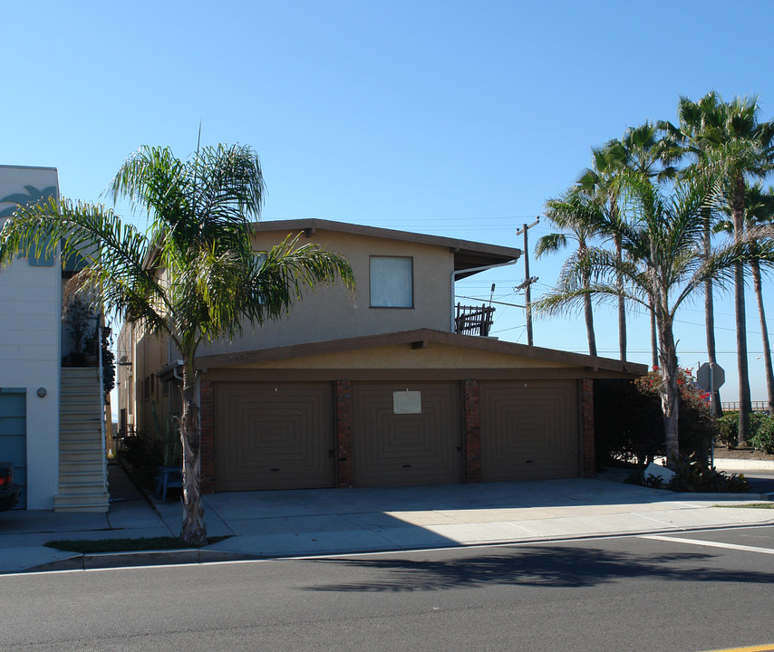 1000 Ocean Ave in Seal Beach, CA - Building Photo